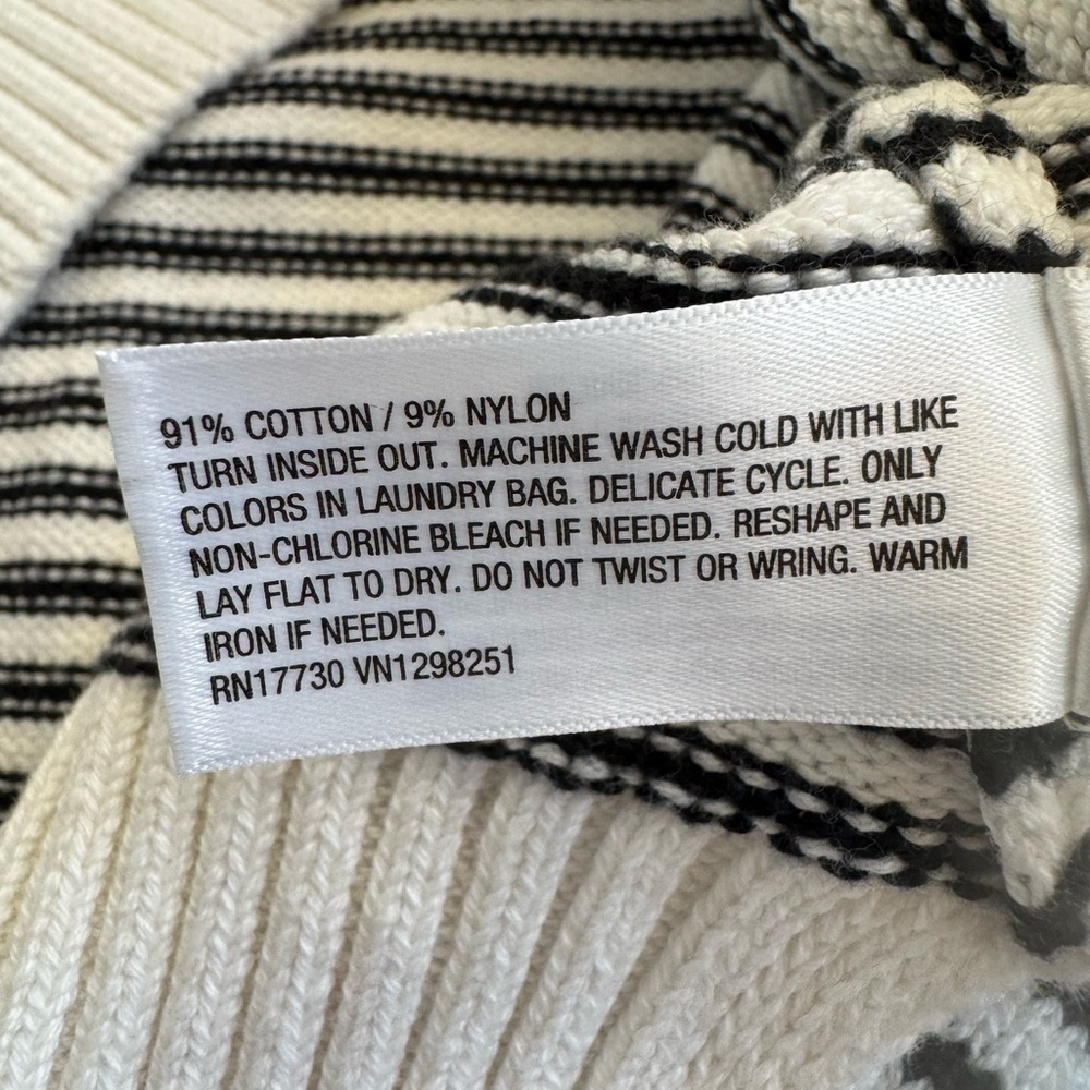 Universal Thread Black and White Striped Sweater, women’s size large - Picture 4 of 5